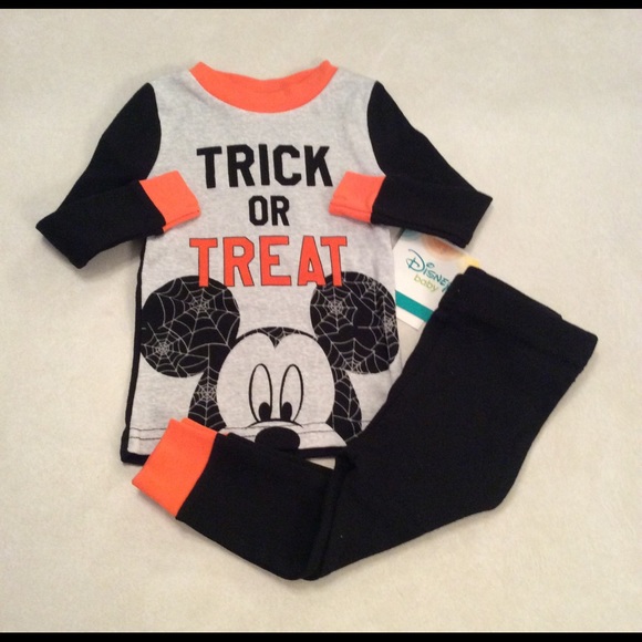Disney Halloween 2pc pajamas. Size 4-6M.